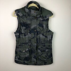 YMI - Camouflage Hooded Vest